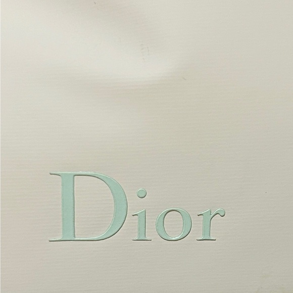 New Dior Pouch & Beauty Bundle With Dior Hydra Life Micellar Cleanser (10 Items) - Picture 10 of 16